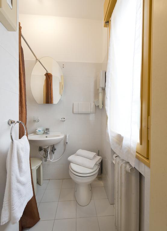 Hotel Mignon Venecia Habitación foto